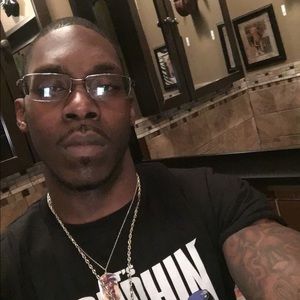 Meet your Posher, Laroyce